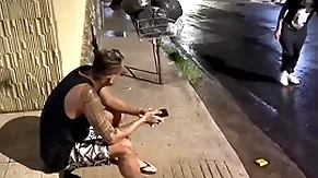Um carioca comendo o cu guloso de um mineiro em um dia de chuva