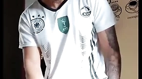Hetero curioso me muestra su verga