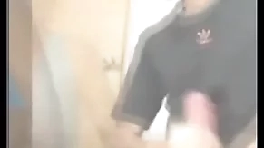 Amigo le come el pollon otra vez a su colega