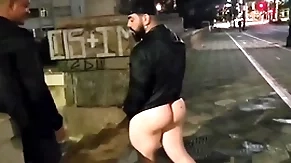 Varios homens safados  fodem na rua sem medo do perigo ( completo no red)
