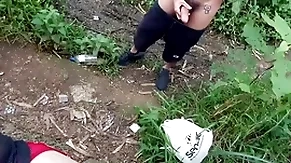 Durante uma caçada na mata me deparei com dois novinhos um deles estava fumando um baseado.  vídeo completo com direito a duas gozadas disponível no red  e subscrição.