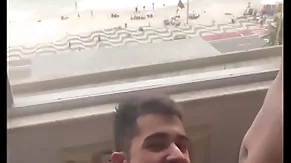 Mamando com gosto essa piroca de 27 cm com essa vista linda da praia (completo no red)