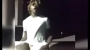 Handsomedevan flashes his dick to everyone in the parking lot