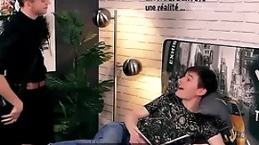 Condom free - young skulduggery twink nearly gets blocked by boyfriend