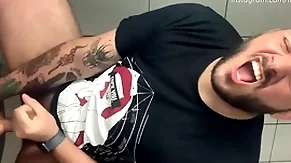 Ativo sofrendo com consolo imenso no cu - instagram: lucioserrat