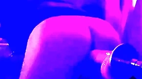 Tuning my sex gadget with a huge size dildo