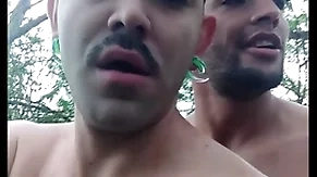Descendo a rola no branquinho na trilha