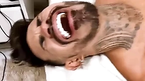 Garoto musculoso dotado macetou meu cu