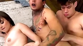 Bisex 3some ends with deep fucking train