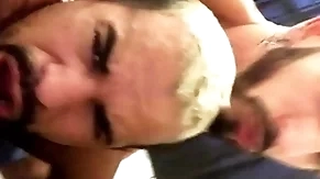 Gabriel victor me fudendo numa pegada bem forte, socando fundo e me fazendo gemer gostoso