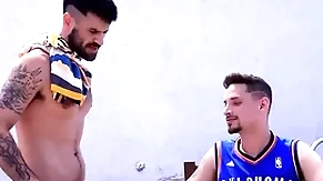 Fodendo um homem bruto e machão