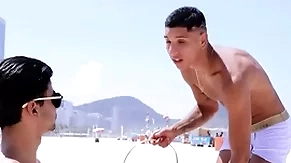 Coelho da páscoa fodendo o safado
